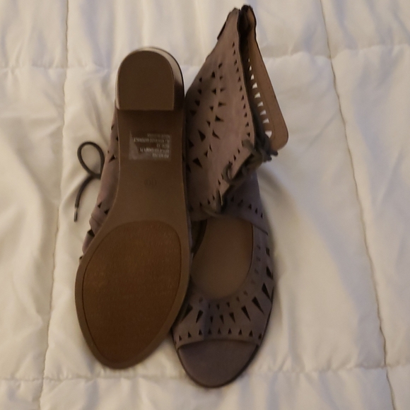 Booties - Picture 3 of 4